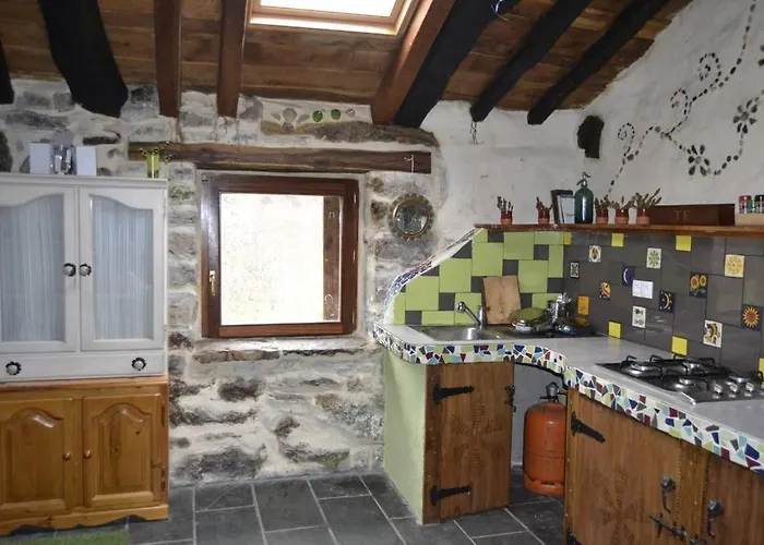 Preciosa Pasiega Restaurada Chalé Espinosa de los Monteros